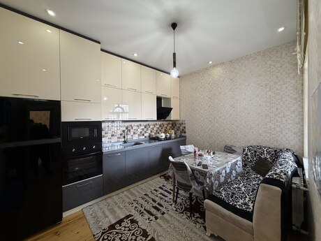 7 otaqlı həyət evi/bağ evi - Zabrat q. - 147 m²
