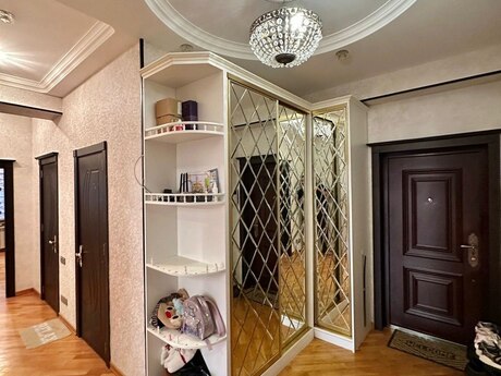 Elan №5929451 - Bakı, Bakmil m., 3 otaqlı, 139 m², 9/14 mərtəbə