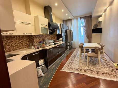 5 otaqlı yeni tikili - Elmlər Akademiyası m. - 202 m²