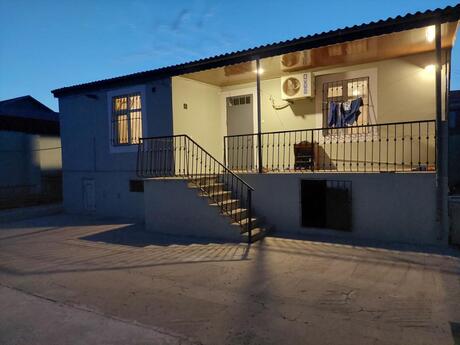 Satılır 4 otaqlı həyət evi/bağ evi 140 m², Yeni Ramana q.