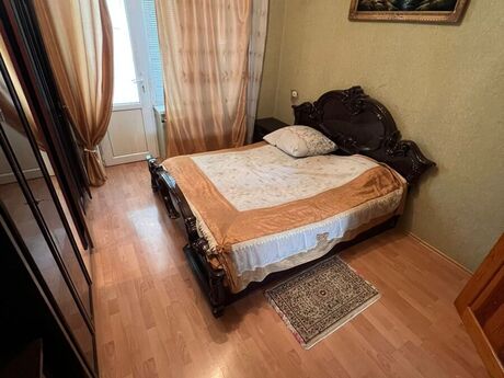 2 otaqlı köhnə tikili - Elmlər Akademiyası m. - 67 m²