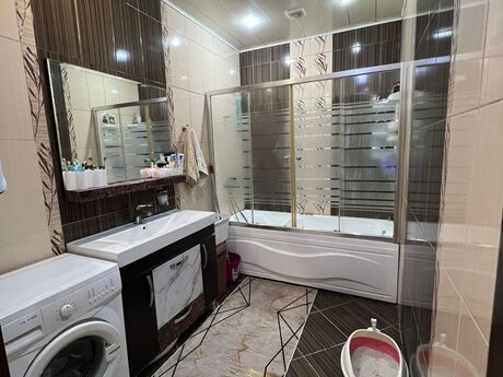 4 otaqlı yeni tikili - İnşaatçılar m. - 140 m²
