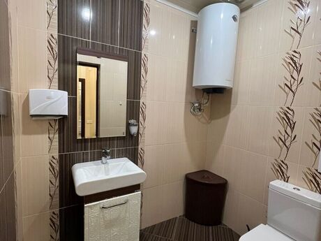 4 otaqlı yeni tikili - İnşaatçılar m. - 140 m²