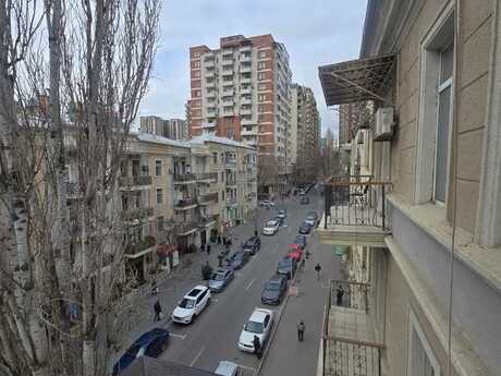 2 otaqlı köhnə tikili - 28 May m. - 40 m²