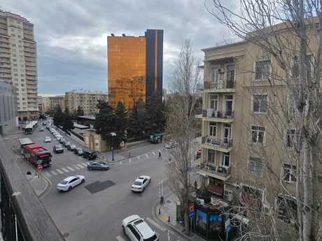 2 otaqlı köhnə tikili - 28 May m. - 40 m²
