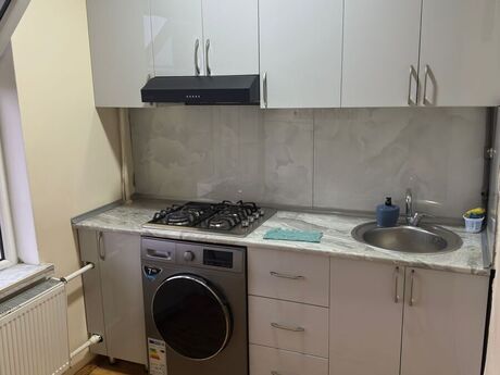 2 otaqlı köhnə tikili - İnşaatçılar m. - 60 m²