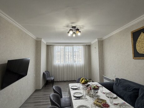 4 otaqlı köhnə tikili - Bakıxanov q. - 95 m²