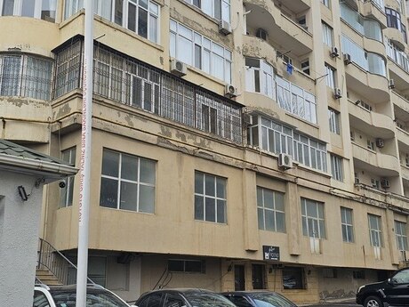 Satılır qaraj 30 m², Elmlər Akademiyası m.