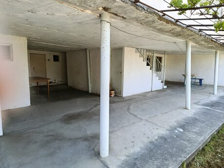 4 otaqlı həyət evi/bağ evi - Azadlıq Prospekti m. - 166 m²