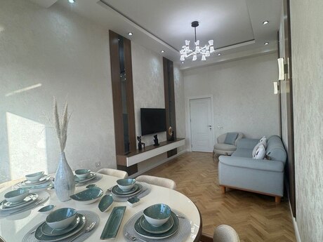 Elan №5930352 - Bakı, Nəriman Nərimanov m., 2 otaqlı, 60 m², 16/17 mərtəbə
