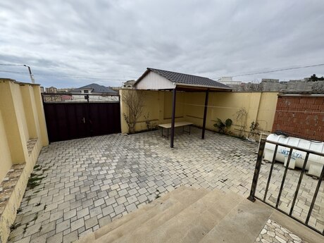 4 otaqlı həyət evi/bağ evi - Badamdar q. - 200 m²