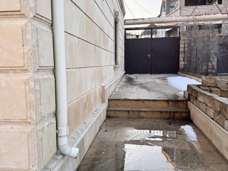 3 otaqlı həyət evi/bağ evi - Azadlıq Prospekti m. - 90 m²