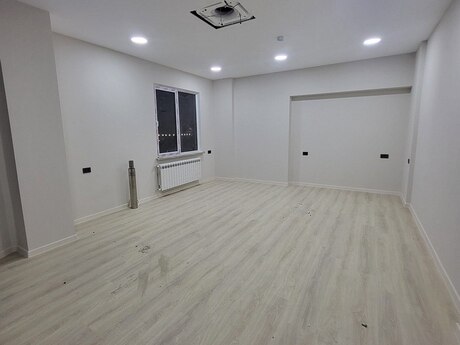 9 otaqlı ofis - İnşaatçılar m. - 476 m²