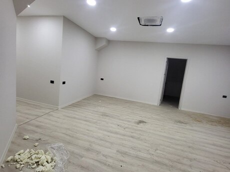 9 otaqlı ofis - İnşaatçılar m. - 476 m²