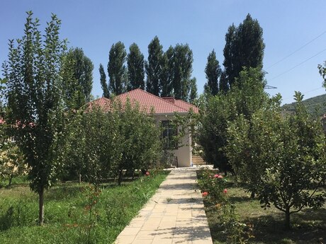 Satılır 5 otaqlı həyət evi/bağ evi 170 m², Quba