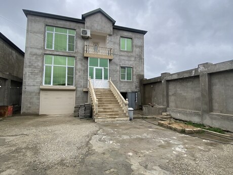 Satılır 5 otaqlı həyət evi/bağ evi 390 m², Buzovna q.