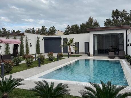 5 otaqlı həyət evi/bağ evi - Mərdəkan q. - 240 m²