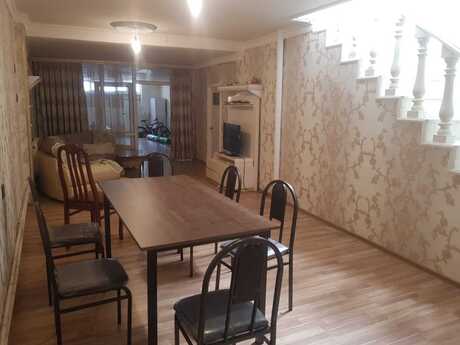 5 otaqlı həyət evi/bağ evi - 20 Yanvar m. - 240 m²