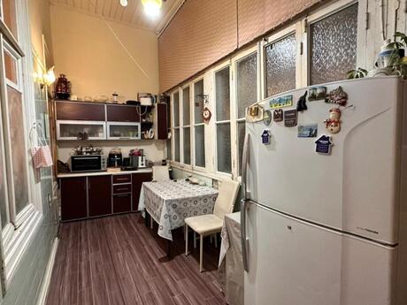 3 otaqlı köhnə tikili - 28 May m. - 120 m²