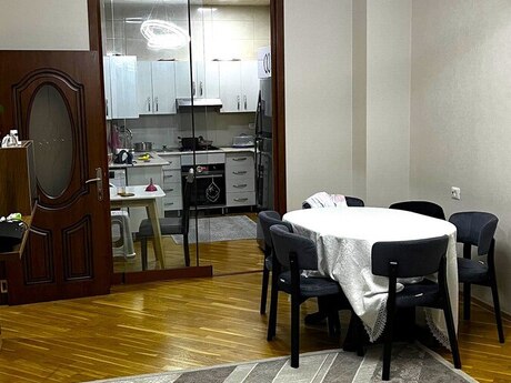3 otaqlı yeni tikili - 8 Noyabr m. - 105 m²