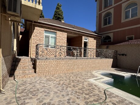 8 otaqlı həyət evi/bağ evi - Biləcəri q. - 350 m²
