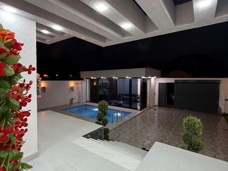 4 otaqlı həyət evi/bağ evi - Mərdəkan q. - 240 m²