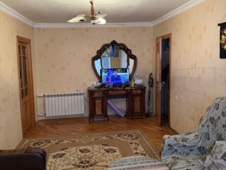 2 otaqlı köhnə tikili - Qara Qarayev m. - 50 m²