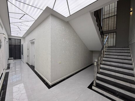 4 otaqlı həyət evi/bağ evi - Badamdar q. - 270 m²
