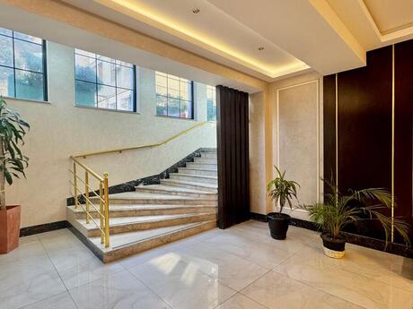5 otaqlı yeni tikili - 28 May m. - 295 m²