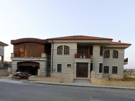 Satılır 8 otaqlı həyət evi/bağ evi 300 m², Masazır q.