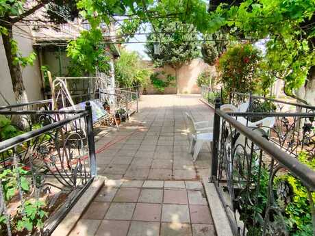 4 otaqlı həyət evi/bağ evi - Mərdəkan q. - 200 m²