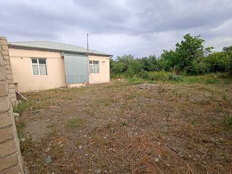 Satılır 1 otaqlı həyət evi/bağ evi 60 m², Şəmkir