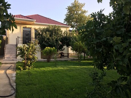 3 otaqlı həyət evi/bağ evi - Novxanı q. - 90 m²