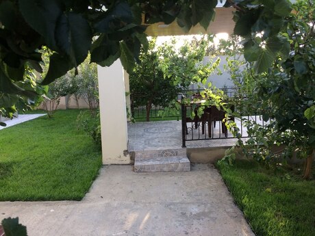 3 otaqlı həyət evi/bağ evi - Novxanı q. - 90 m²