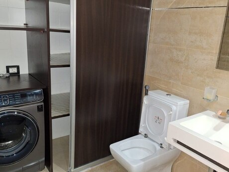4 otaqlı yeni tikili - Elmlər Akademiyası m. - 205 m²