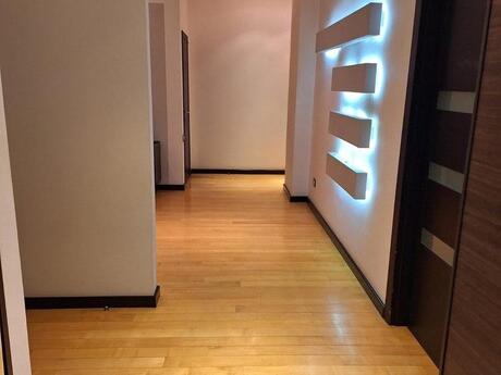 4 otaqlı yeni tikili - Elmlər Akademiyası m. - 205 m²