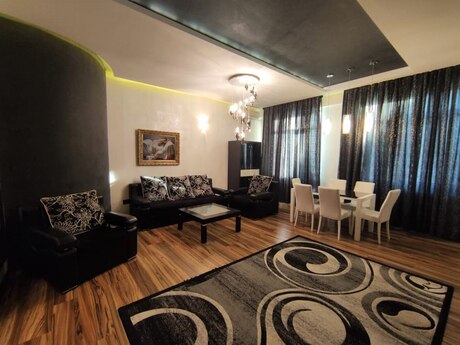 3-комн. новостройка - м. Низами - 140 м²