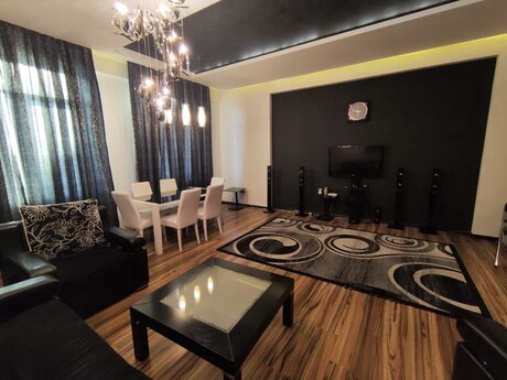 3-комн. новостройка - м. Низами - 140 м²