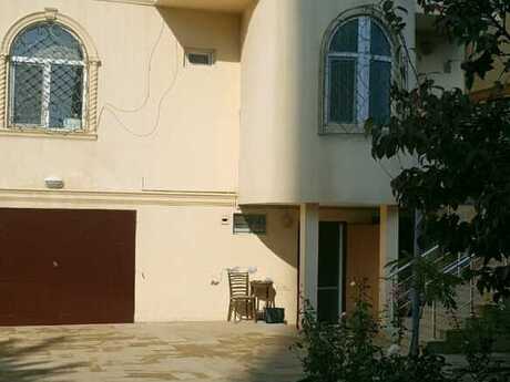 6 otaqlı həyət evi/bağ evi - 9-cu mikrorayon q. - 220 m²