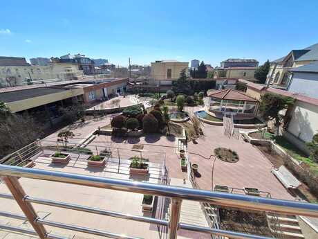 10 otaqlı həyət evi/bağ evi - Həzi Aslanov q. - 2000 m²