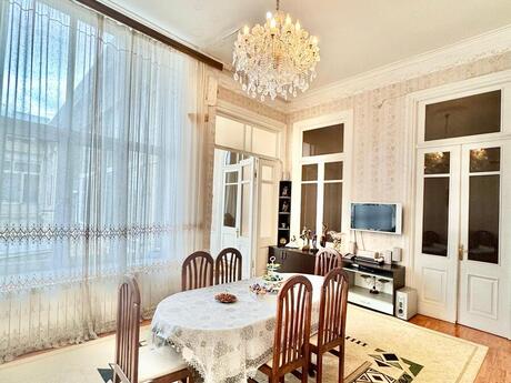 6 otaqlı köhnə tikili - Sahil m. - 130 m²
