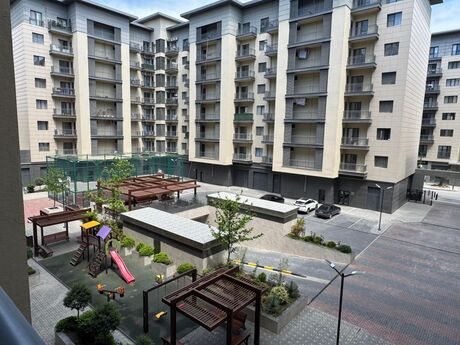 Elan №5932469 - Bakı, Ağ şəhər q., 3 otaqlı, 140 m², 3/7 mərtəbə