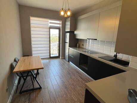 4 otaqlı yeni tikili - Ağ şəhər q. - 150 m²