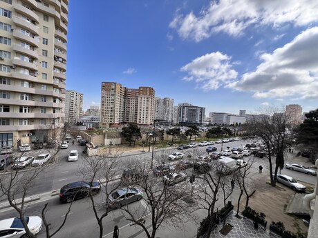 4 otaqlı yeni tikili - İnşaatçılar m. - 204 m²