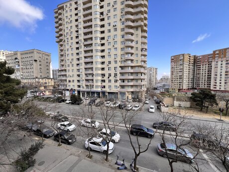 4 otaqlı yeni tikili - İnşaatçılar m. - 204 m²