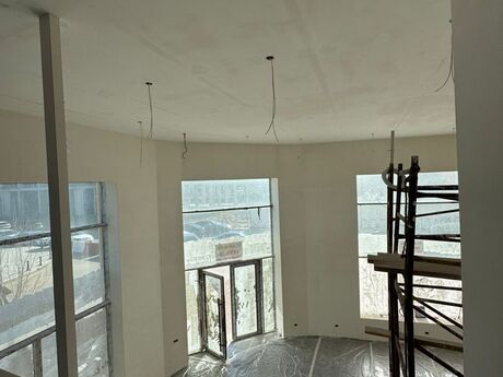 Obyekt - Ağ şəhər q. - 260 m²