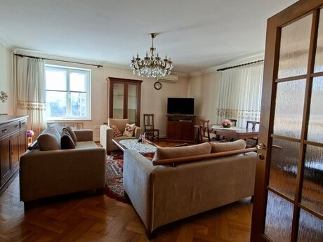 Elan №5932815 - Bakı, İçəri Şəhər m., 4 otaqlı, 140 m², 7/16 mərtəbə
