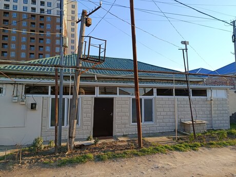 Satılır 7 otaqlı həyət evi/bağ evi 165 m², Binəqədi q.