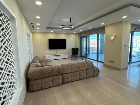 4-room apartment for rent, 325 m², Gumush Residence: 6 000 ₼/mo 4