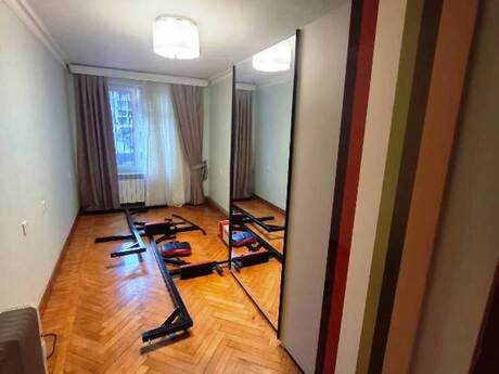 3-комн. вторичка - м. Низами - 75 м²
